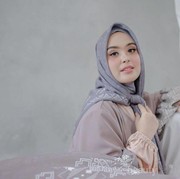 Vebby Palwinta Rilis Brand Hijab Sendiri dengan Koleksi Menarik