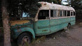 Bus 'Into The Wild' Dipindahkan dari Hutan Alaska