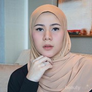 5 Gaya Hijab Cynthia Ramlan, Simpel Buat Ibu Hamil