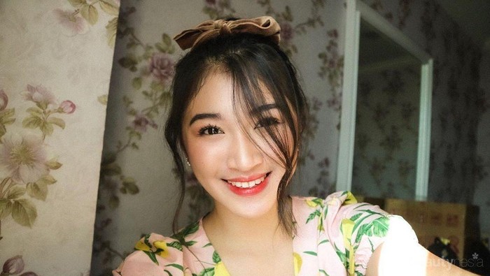 5 Tren Kecantikan 2020, Mulai dari Bando Vintage Hingga Blush On Pink