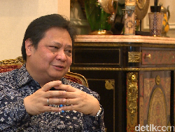 Tonton Airlangga Menjawab Nyinyiran Seputar Program Kartu Pra Kerja