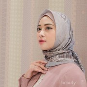 Tutorial Hijab Segiempat yang Cantik dan Simpel ala Influencer Nina Septiani