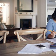 Tips Makeup Untuk WFH Agar Tidak Dekil Saat Conference Call