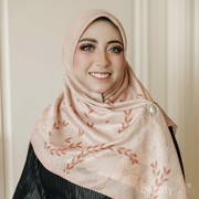 6 Gaya Hijab Selebgram Vicky Alaydrus, Rapi dan Manis
