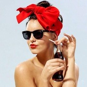 Selain Terlihat Keren, Ini Manfaat Lain Memakai Kacamata Hitam