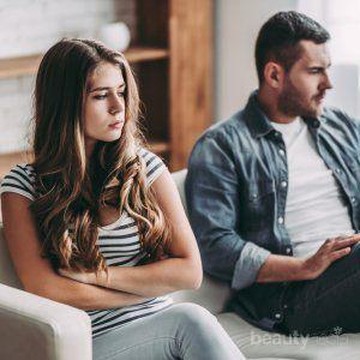Merasa Dia adalah Pacar yang Cuek? Kamu Perlu Lakukan Hal Ini!