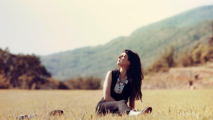 5 Manfaat Berjemur Sinar Matahari Pagi Saat Self Quarantine