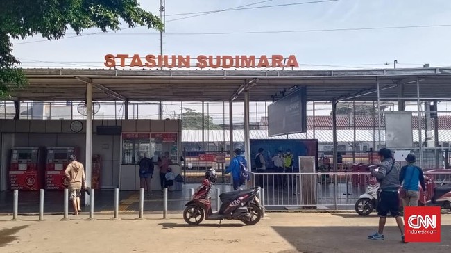 Suasana PSBB hari pertama di Tangerang Selatan