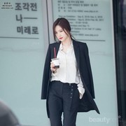 7 Inspirasi Office Look agar Gaya Ngantor Kamu Gak Monoton!