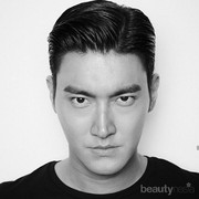 Siwon yang Selalu Mempesona dan Fakta Terbarunya
