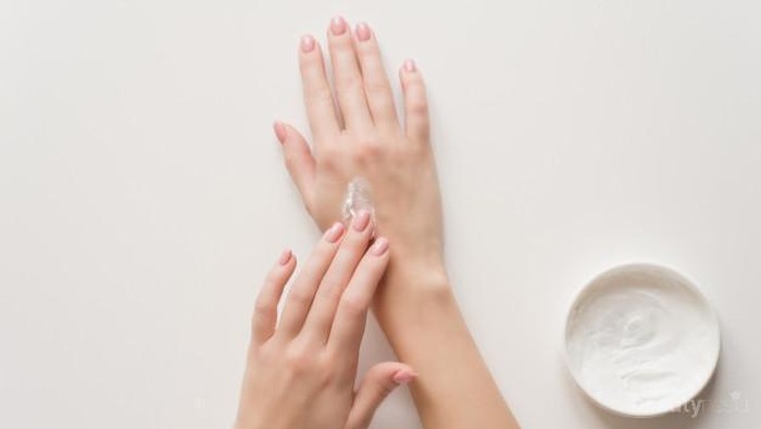 Lembapkan Kulit Keringmu dengan Pakai 5 Body Butter Ini