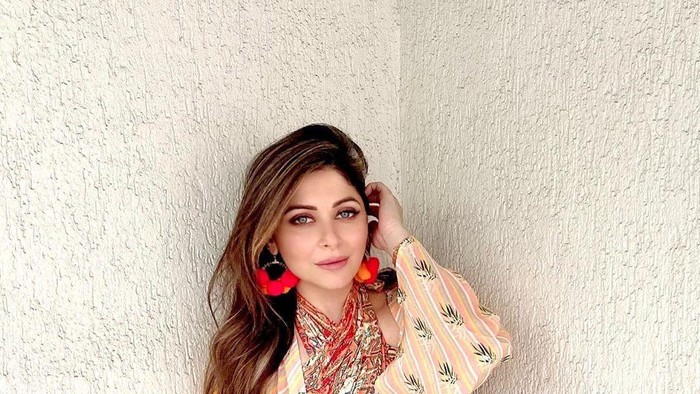 Cerita Kanika Kapoor, Selebritas Bollywood Pertama yang Positif Corona