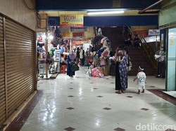 Pasar Kapasan Surabaya Kembali Buka, Pengunjung Wajib Bermasker
