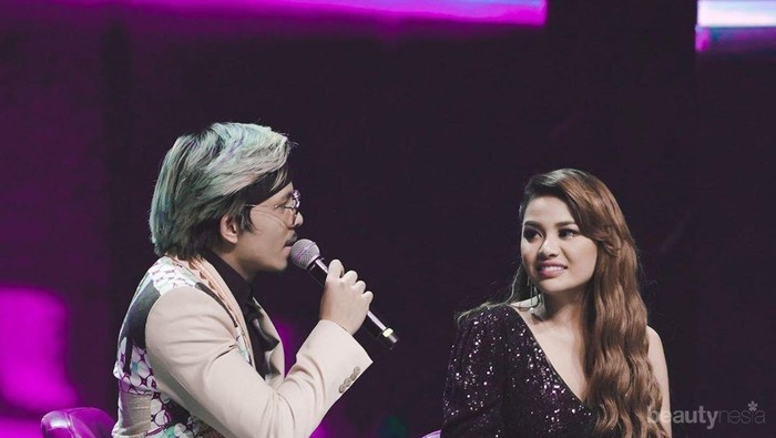 7 Potret Kedekatan Aurel dan Atta Halilintar yang Makin Lengket