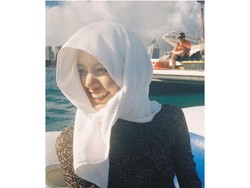 Dikira Pakai 'Hijab', Ternyata Lisa BLACKPINK Pakai....