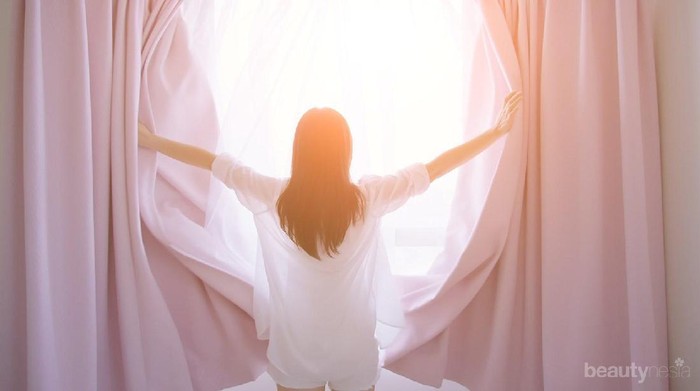 Pentingnya Memakai Sunscreen Walau di Rumah Aja, Baca Untuk Tahu Alasannya! Pentingnya Memakai Sunscreen Walau di Rumah Aja, Baca Untuk Tahu Alasannya!