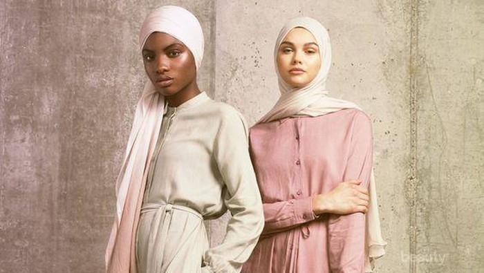 Ide Bawahan dan Padu Padan Tunik Ini Bisa Bikin Kamu Lebih Anggun, Coba Deh!