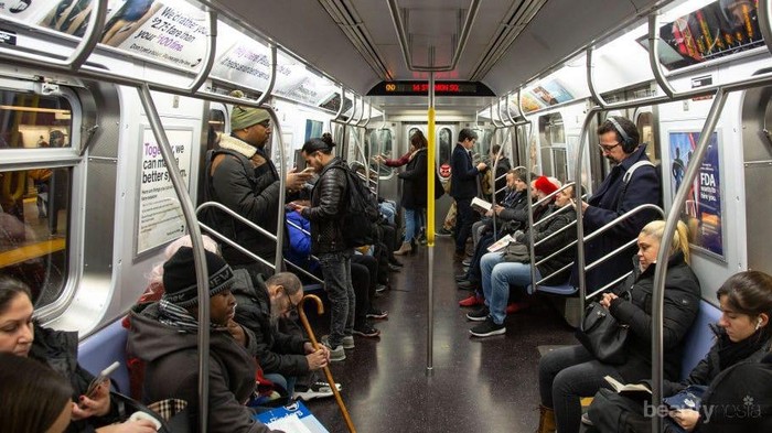 5 Hal Penting yang Harus Diperhatikan Agar Selalu Aman Naik Angkutan Umum