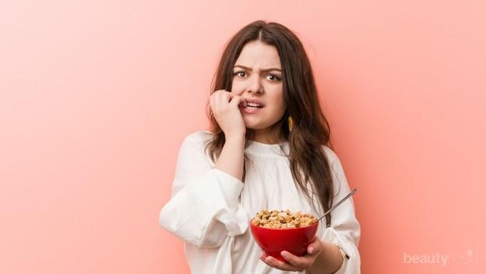 Hati-hati, Ini 7 Gejala Keracunan Makanan yang Perlu Kamu Waspadai