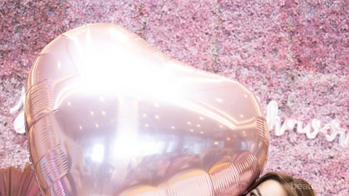 Meriah dan Mewah, Bridal Shower Jessica Iskandar dengan Tema Serba Pink!