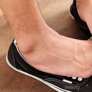 Manfaat Baking Soda untuk Menghilangkan Bau Kaki pada Sepatu