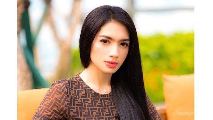10 Potret Body Goals Angel Karamoy yang Makin Seksi, Apasih Rahasianya?