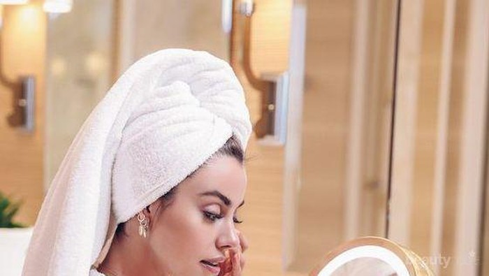 Gak Perlu Mahal! 5 Eye Serum Lokal ini Dapat Menghilangkan Mata Panda!