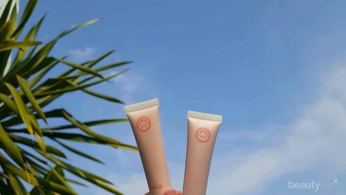 Dot Dot Glow Liquid Highlighter, Hydrating Highlighter Lokal dari Mad for Makeup