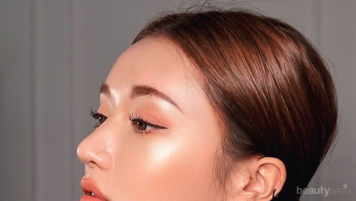 Mencampurkan Face Oil dan Foundation, Kunci Makeup Dewy!