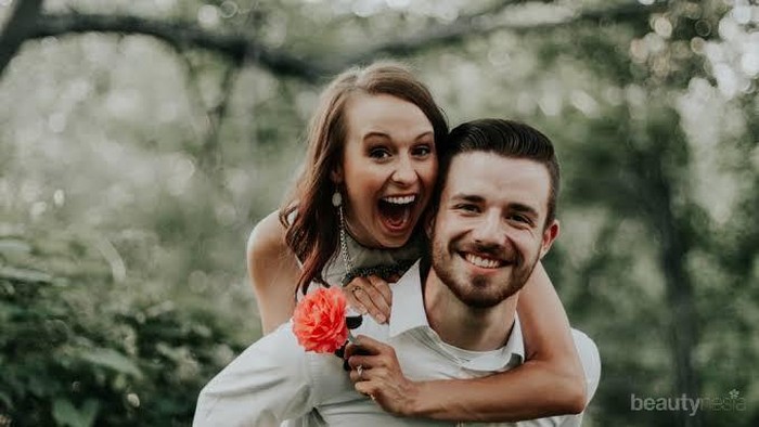 5 Tips Agar Tetap Romantis Meski Telah Lama Menikah, Lengket Kayak Perangko! 5 Tips Agar Tetap Romantis Meski Telah Lama Menikah, Lengket Kayak Perangko!