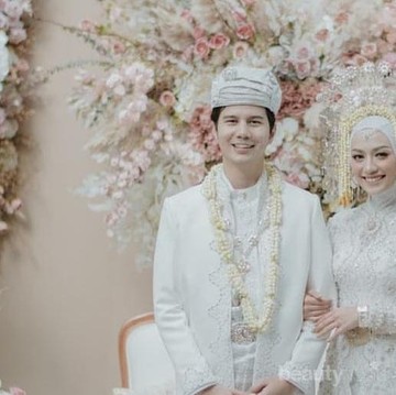 Melangsungkan Akad Nikah, Cantiknya Influencer Mega Iskanti dengan Kebaya Putih