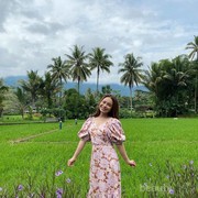 Style to Steal: Kunci Gaya Fashion Rossa, Bak ABG di Usia 41 Tahun