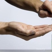 Dampak Buruk Pakai Hand Sanitizer Terlalu Sering untuk Cegah COVID-19