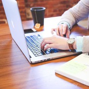 Jangan Disepelekan, Work From Home Bikin Kamu Rentan Alami Masalah Kesehatan Ini