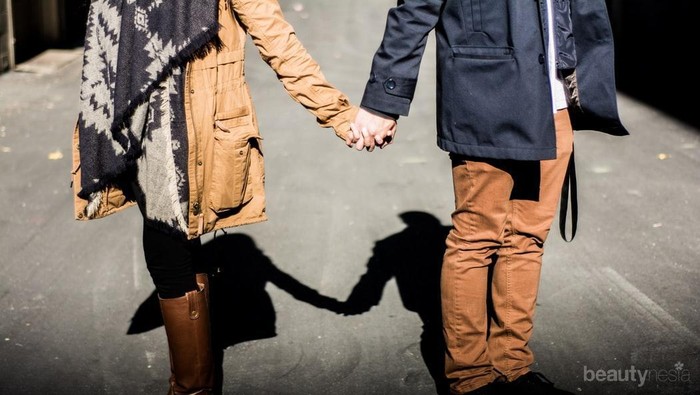 Punya Pacar Super Sibuk, Coba Akali dengan Cara Ini!