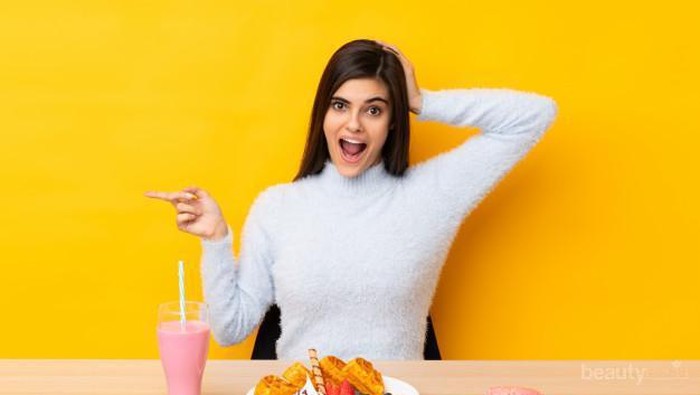 Tanpa Disadari, 5 Kebiasaan Makan Seperti Ini Malah Bikin Kamu Gemuk Lho!