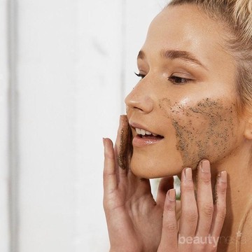 img-title Terlalu Sering Lakukan Exfoliating Bisa Timbulkan 3 Dampak Negatif Bagi Wajah Kamu