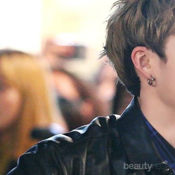 img-title Penuh Pesona, Begini 8 Potret Bang Chan Stray Kids Saat Manggung