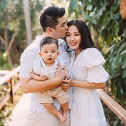 7 Inspirasi Dress OOTD Tiffany Soetanto, Istri Chef Arnold Poernomo yang Cantik