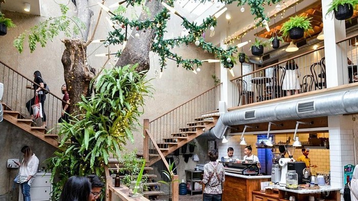 Kafe 24 Jam di Jakarta Penolong Lapar di Tengah Malam