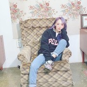 Kece Abis, Ini 8 Inspirasi Outfit Tomboy ala Moonbyul MAMAMOO