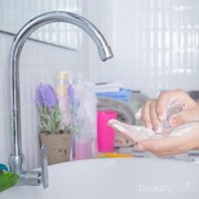 Sering Mencuci Tangan? Ikuti 5 Tips Ini Agar Tangan Tetap Sehat dan Bebas Kering
