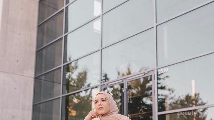 Mudah Diterapkan, Ini Inspirasi Mix and Match Celana Jeans untuk Hijabers