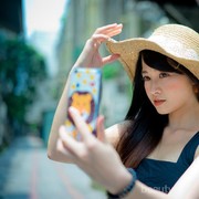 Sayang Mantan Tapi Males Buat Hubungi Kembali? Pancing Aja Biar Dia Stalking Medsos Kamu!