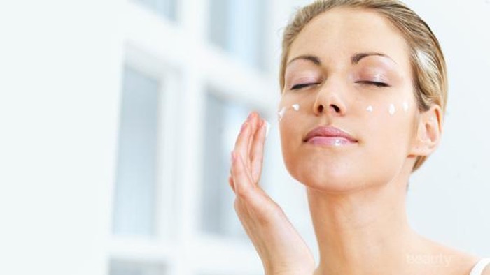 Rutinitas Skincare yang Harus Kamu Lakukan Sebelum Menggunakan Makeup