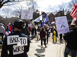 Gubernur AS Ramai-ramai Kecam Trump yang Dukung Demo Tolak Lockdown