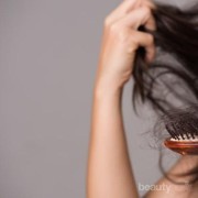 Waspadai Penyakit Ini ketika Rambut Rontok Parah!