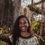 Sisir Jenis Apa yang Sebaiknya Digunakan Rambut Keriting? Yuk Simak 3 Rekomendasi Berikut Ini!