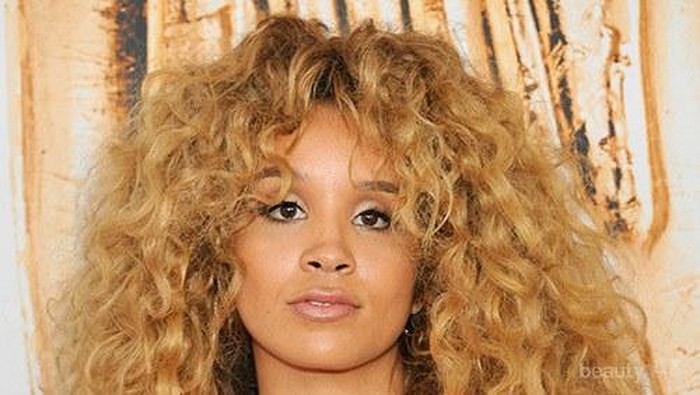 Wah! Ini Dia 4 Tutorial Model Rambut Untuk Mengatasi Rambut Mengembang Seperti Singa