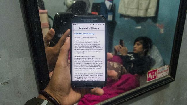 Diduga Curi Data Pengguna, Aplikasi PeduliLindungi Di-update Juru Bicara Kementerian Komunikasi dan Informatika (Kemkominfo) Dedy Permadi mengatakan PeduliLindungi aman digunakan.
